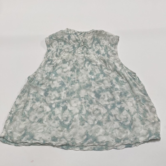 Bella Dahl Smocked Neck Printed Green/White Sleeveless Blouse - Picture 5 of 5